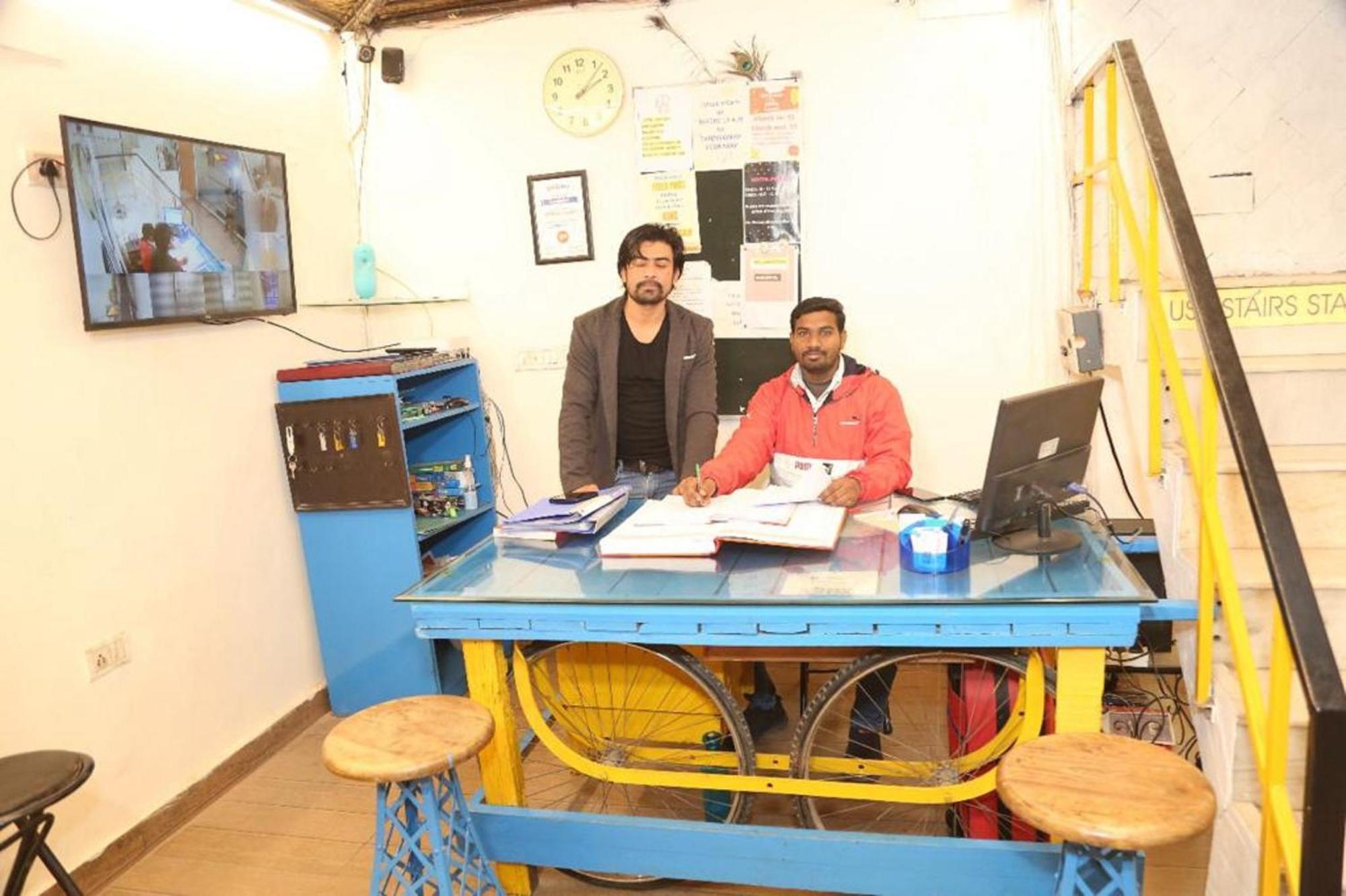 Bunk Hostel Delhi Best Backpacking Accommodation Neu-Delhi Exterior foto